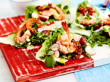 Serve-yourself prawn cocktail