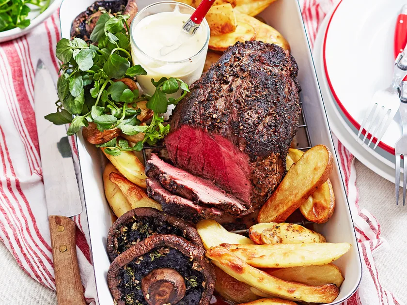 Pepper-crusted roast beef with mushrooms