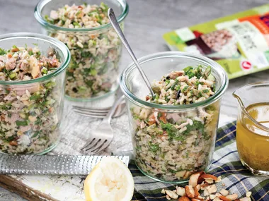 Brown rice tuna crunch salad
