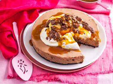 No-bake choc-caramel cheesecake
