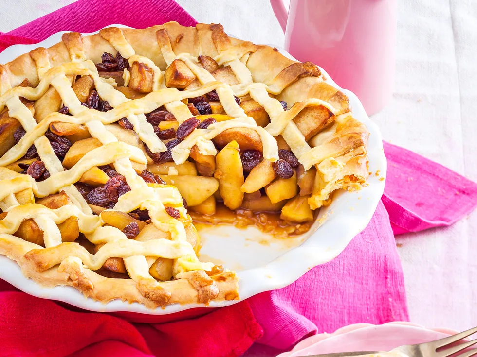 Caramel apple pie