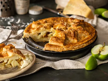 Apple pie with parmesan pastry