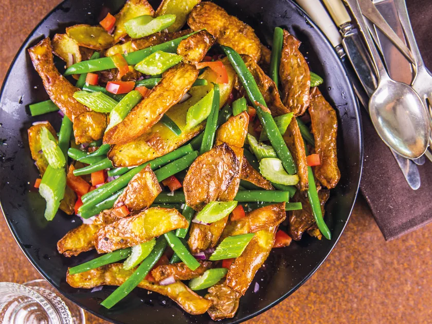 Warm salad of potato skins and green beans