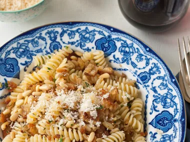 5 must-have pantry items for quick lunches