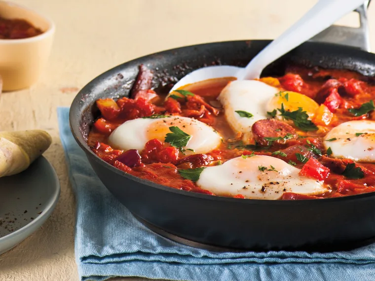 Spanish egg ragout