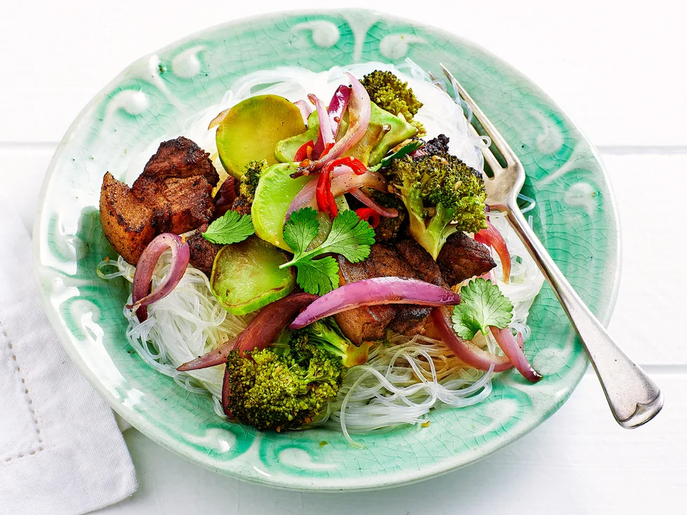 Crispy pork with stir-fried broccoli