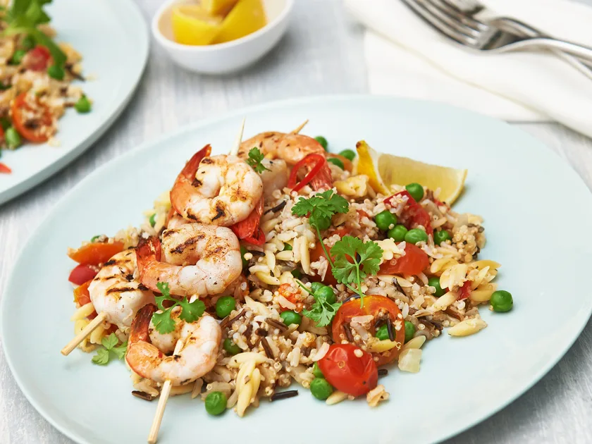 Prawn skewers with quinoa and brown rice