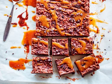 Raw choc maple peanut butter slice