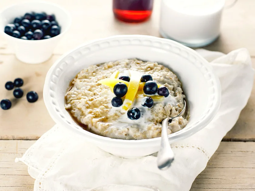 Coconut steel-cut oats porridge