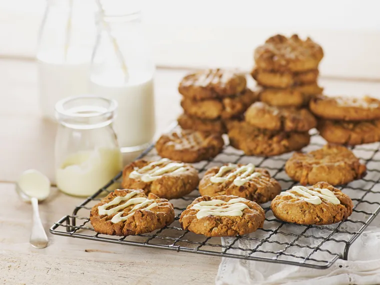 Date and walnut oat cookies