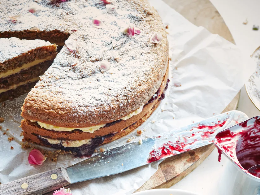 Hazelnut torte with plum cream