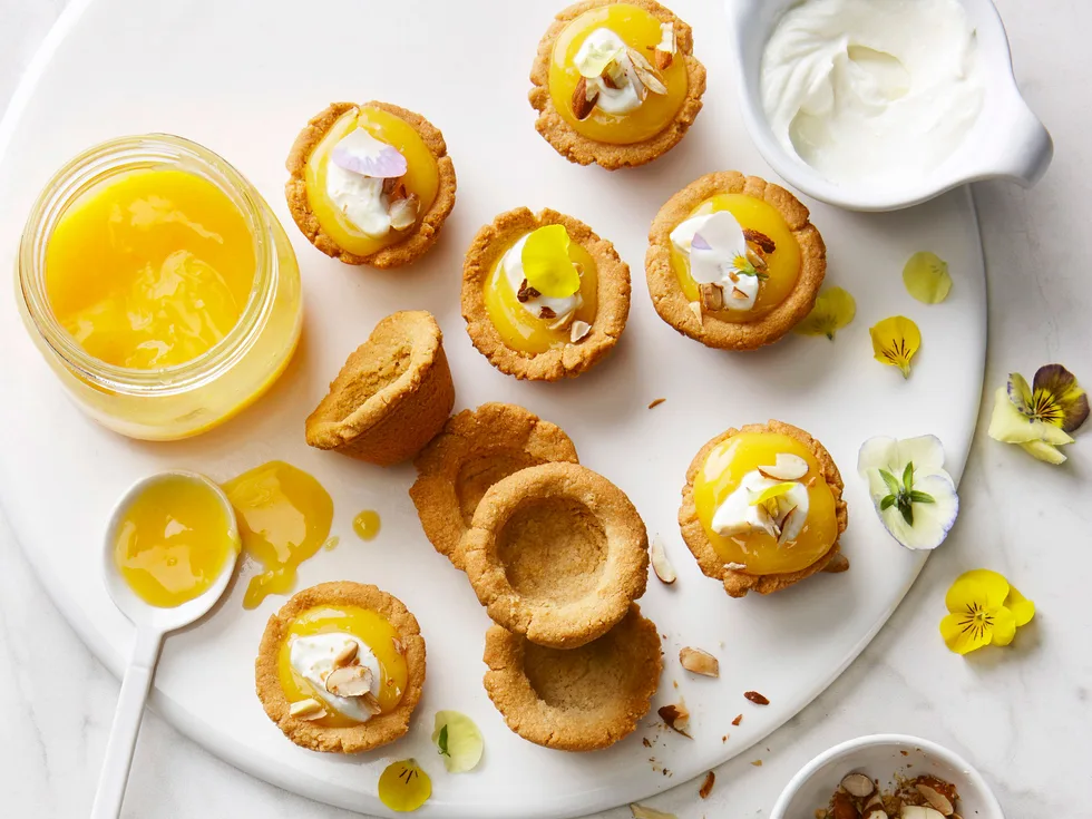 Mini lemon curd cups with almond cookie crust