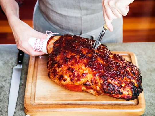 How to carve a Christmas ham