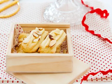 Vanilla spritz shortbread