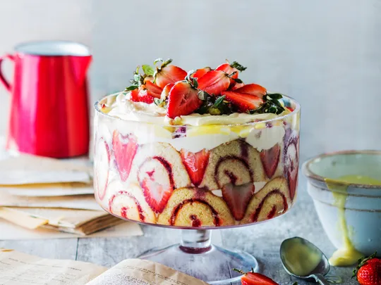 Easy summer strawberry trifle