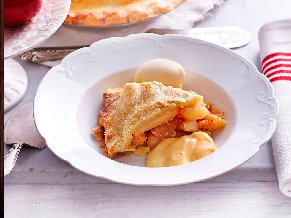 Deep-dish apple pie