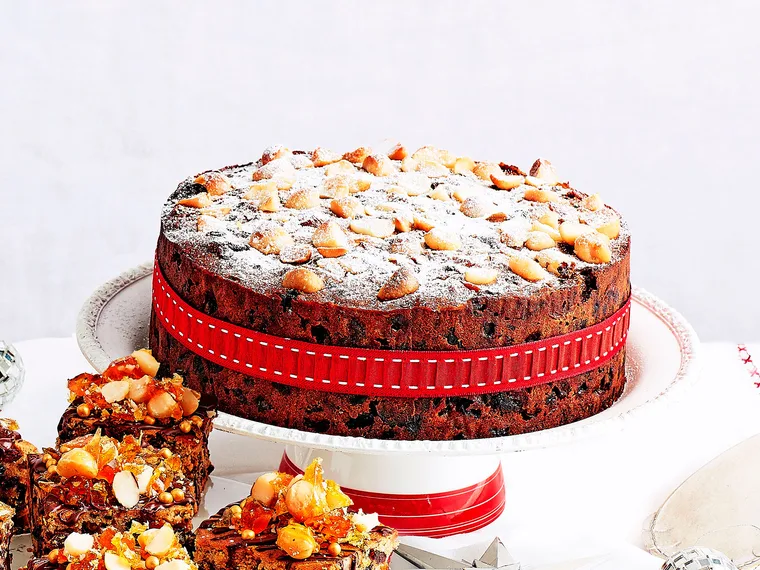 Orange and dark chocolate christmas cake