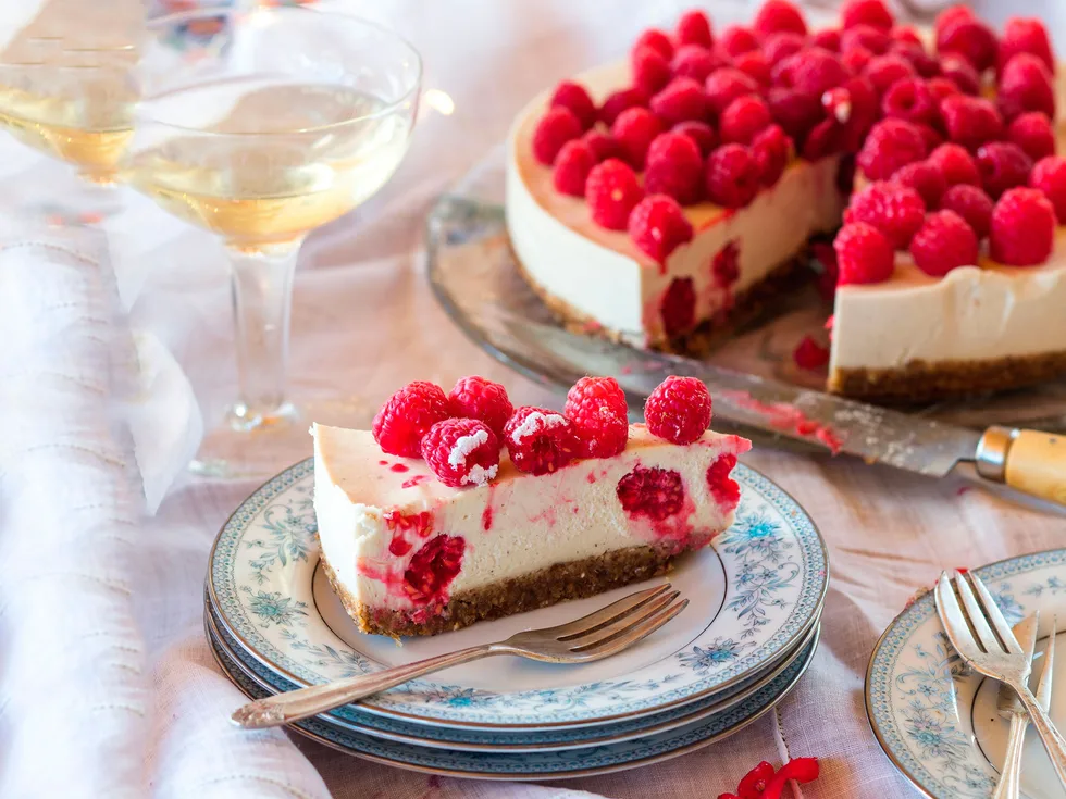 Raw raspberry, vanilla and macadamia cake