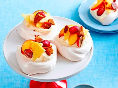 Gingerbread peach pavlovas