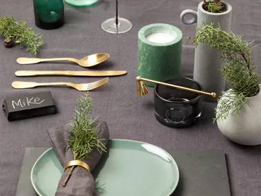 Nail your Christmas table style with moody botanicals