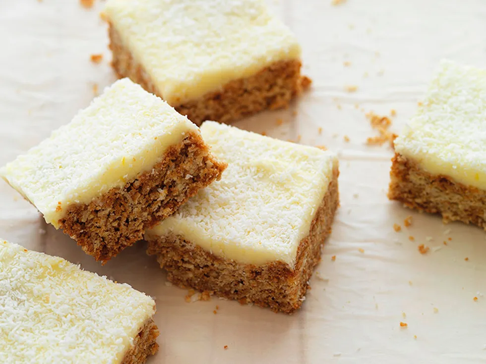 Oaty lemon slice