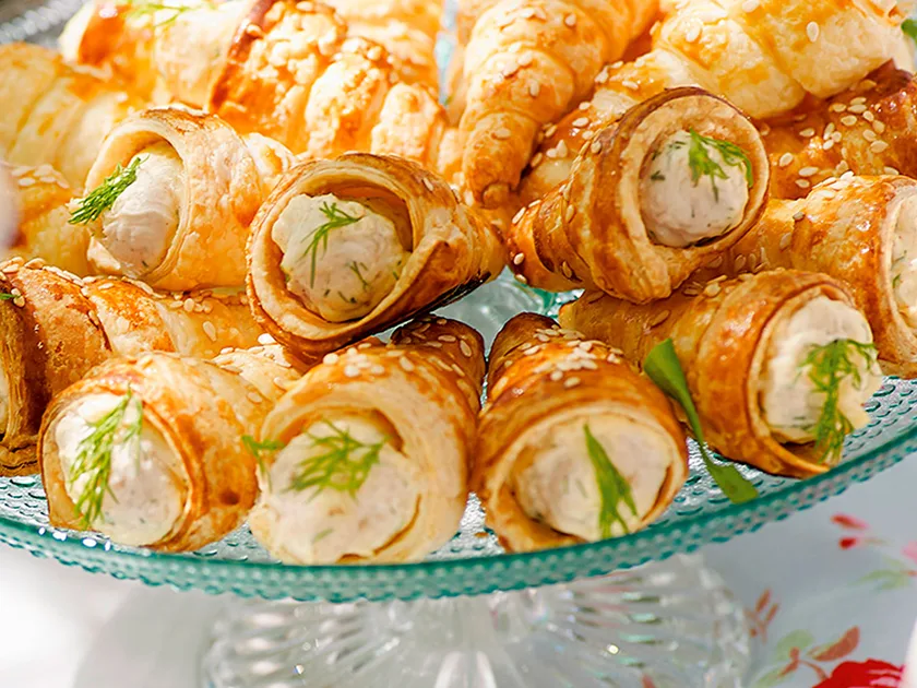 Pastry horns with prawn and cream cheese filling