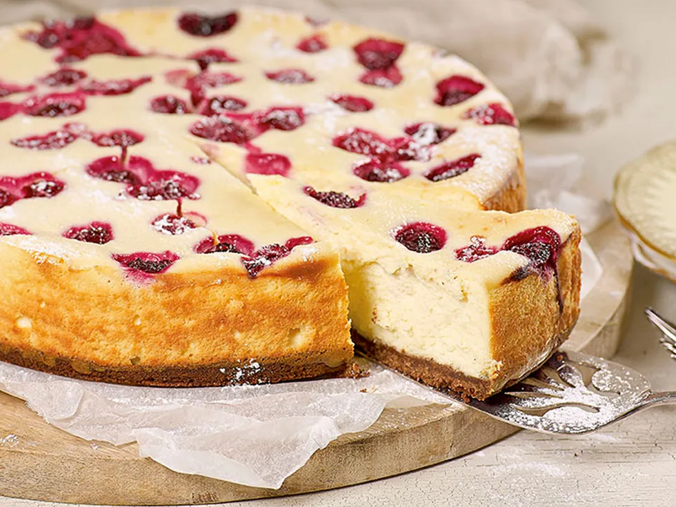 White chocolate and raspberry cheesecake