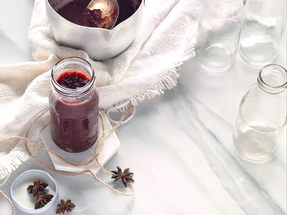 Quick spicy Asian plum sauce