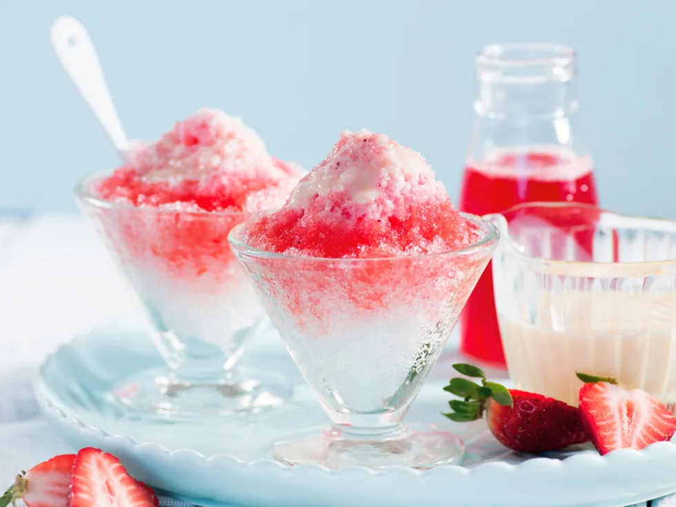 Strawberry kakigori