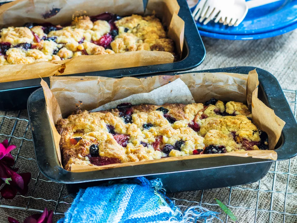 Blackberry loaf cake