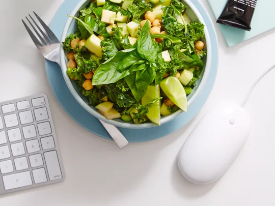 Tips for eating healthily when you're at the office