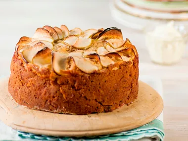 Apple scone cake