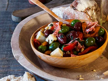 Roasted capsicum, olive, cheese and salami antipasto mix