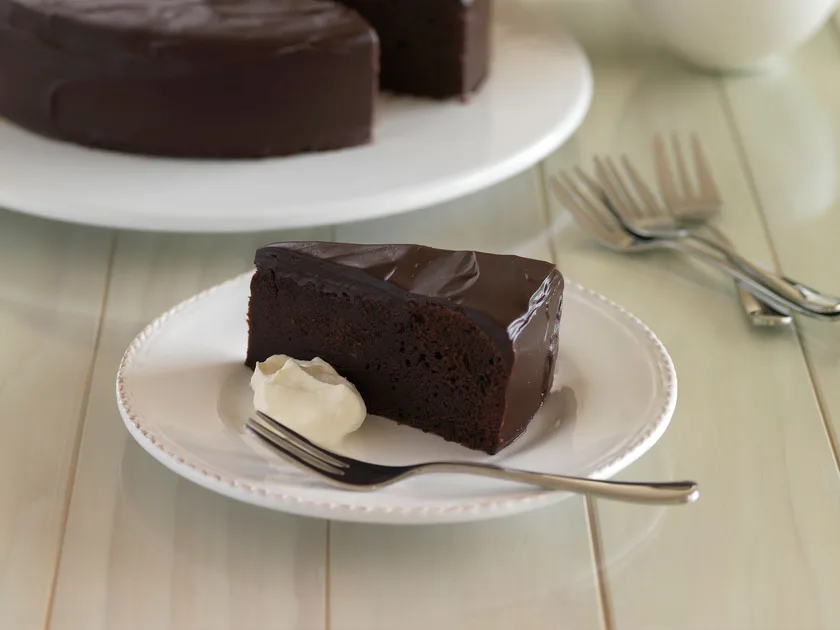 Chocolate mud cake with dark chocolate ganache