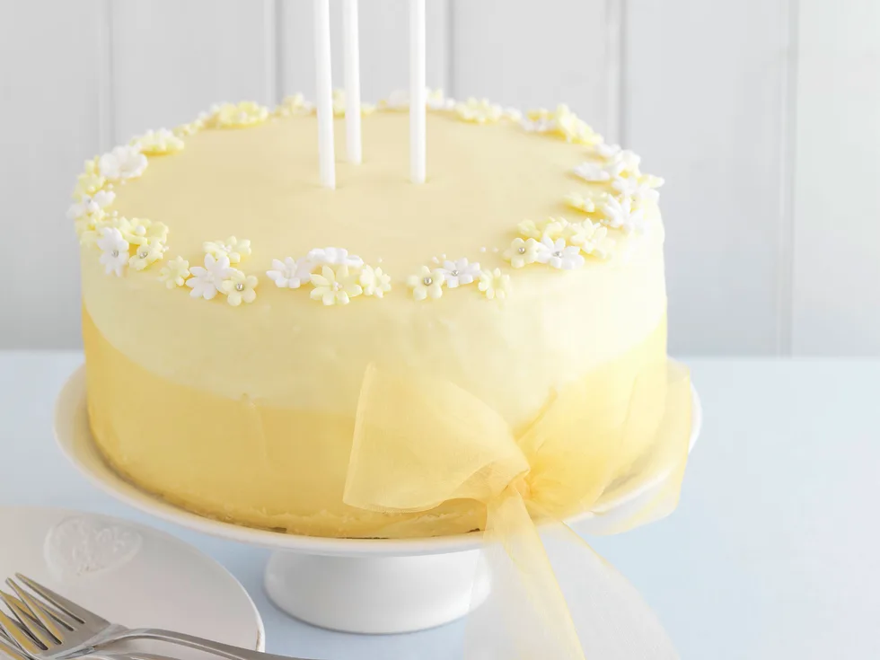 Lemon and gin cake with white chocolate buttercream