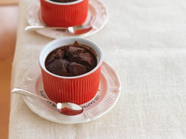 Gluten-free self-saucing chocolate puddings
