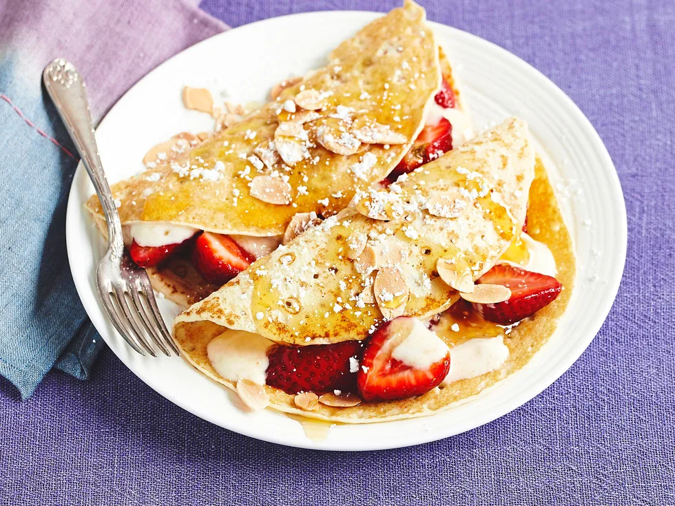 Crepes with spiced honey yoghurt