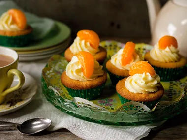 Frosted mandarin cakes