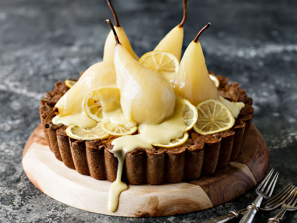 Italian Easter tart with pears and white chocolate sauce