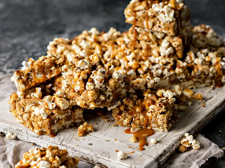 Sticky peanut popcorn blondies