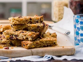 Kid-friendly muesli slice