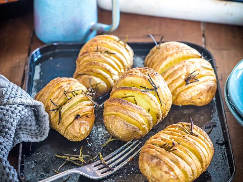 Rosemary hasselback potatoes