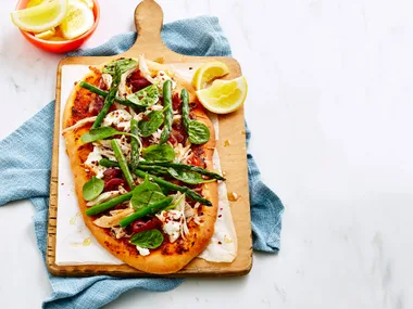 Chicken, asparagus and goat’s cheese pizza