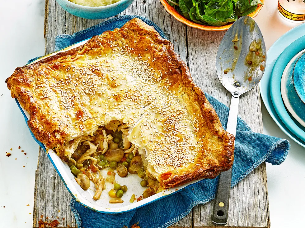 Family chicken pie