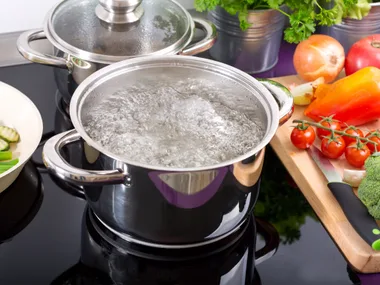 What is the actual difference between a simmer and boiling point? What should I be looking for?