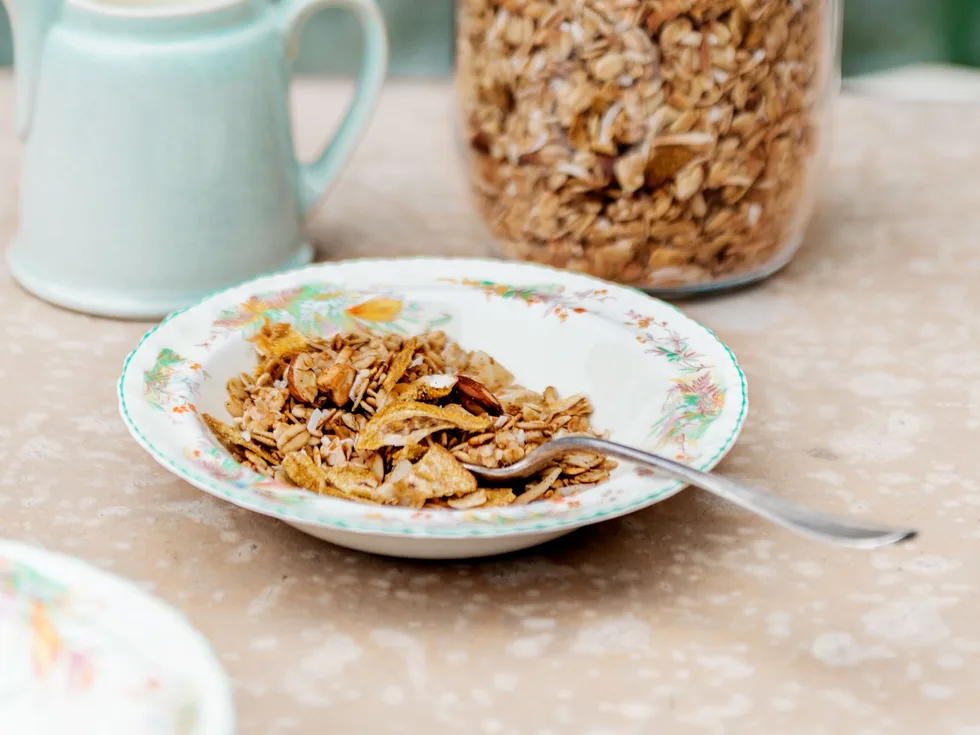 Feijoa and coconut granola