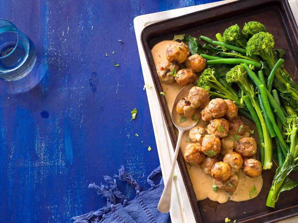 Saucy satay chicken meatballs