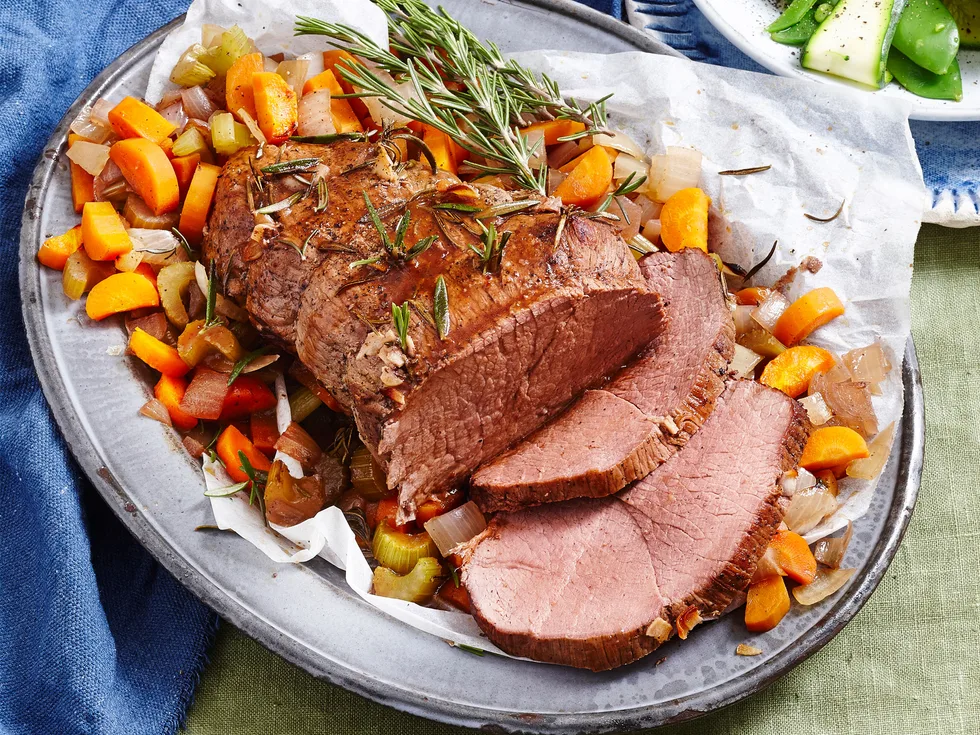 Roast beef with red wine