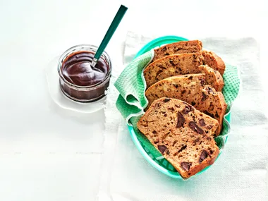 Choc-chunk banana bread