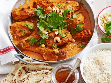 Butter chicken curry with green chilli and cashews